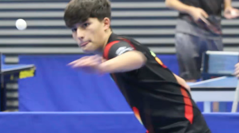 El Gran Concepción se ha transformado en una cuna de talentos deportivos, y la comuna de Hualpén lidera este recambio generacional con Gonzalo Acuña, una joven promesa que a sus 16 años ya se ubica en el puesto 86 del ranking nacional de la Federación Chilena de Tenis de Mesa (Fechiteme).