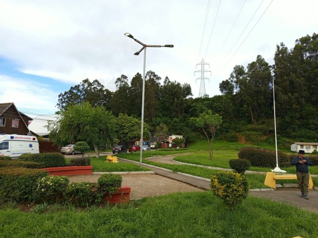 Plaza con naturaleza en Villa Ensenada Denavi Sur.